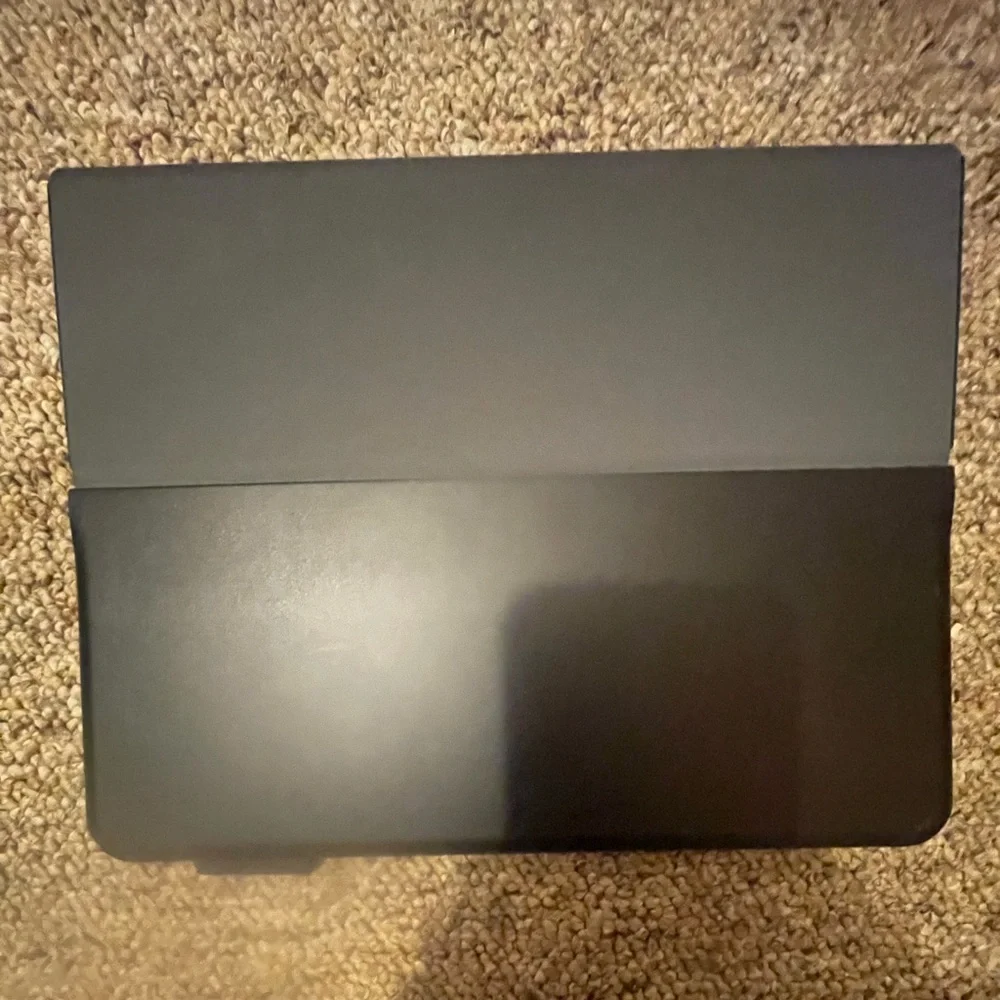 Logitech Universal Folio‎ for iPad or tablet Detachable keyboard. Plz Read